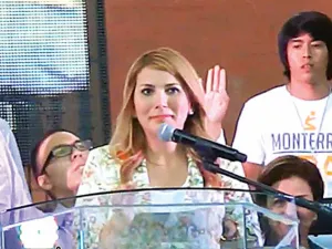 Alcaldesa de Monterrey comete indiscreción religiosa