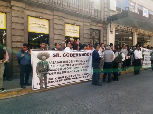 Exigen trabajadores del Ayuntamiento de Teziutlán el reconocimiento de su Sindicato