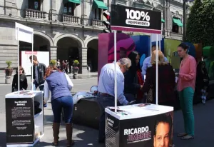 Obligan alumnos de la Libre de Derecho a entregar firmas para Ricardo Jiménez