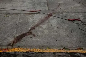 Rastros de violencia quedaron en piso del palenque de Cuautlancingo