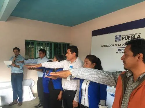Jesús Giles toma protesta a comisión Organizadora de Atzitzihuacán