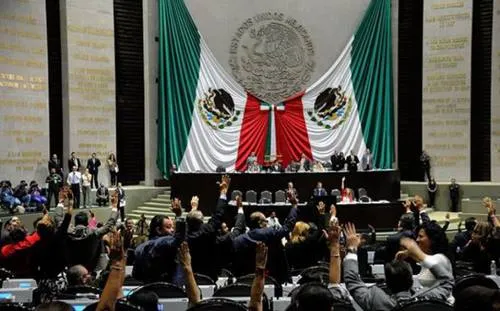 Envían a diputados propuestas de AMLO para SHCP