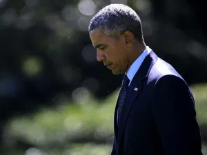 Aplica Obama un año más embargo a Cuba