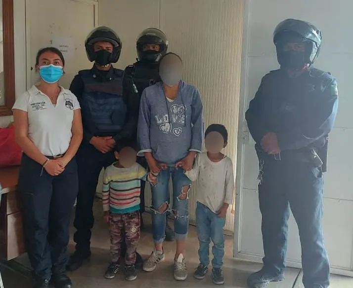 Policía municipal ubicó a dos menores extraviados en la central de abasto