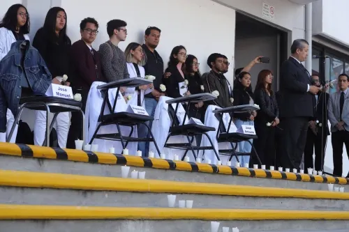 Realizan ceremonia en la Upaep por estudiantes asesinados