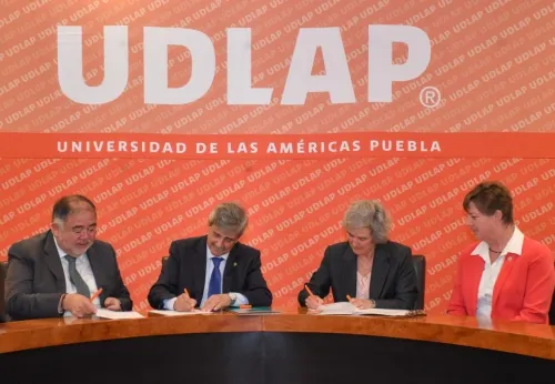 UDLAP y Universidad de León, España, renuevan convenio