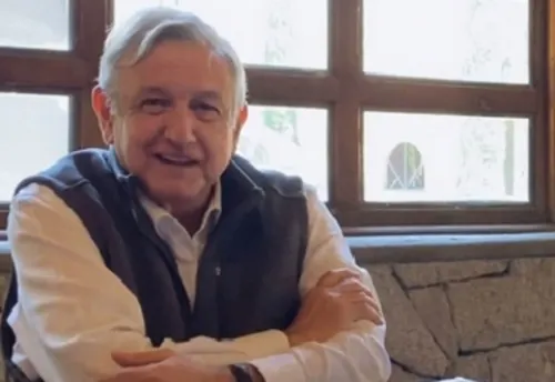 Llega López Obrador a México tras reunión con Trump