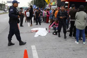 Transporte público atropella a dos niñas