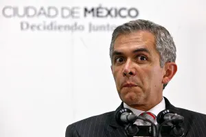 Restricciones al Hoy no Circula fueron por consenso, asevera Mancera