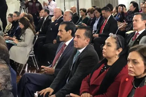 Asiste AEO a la entrega de resultados de los estudios sobre la política de educación en México