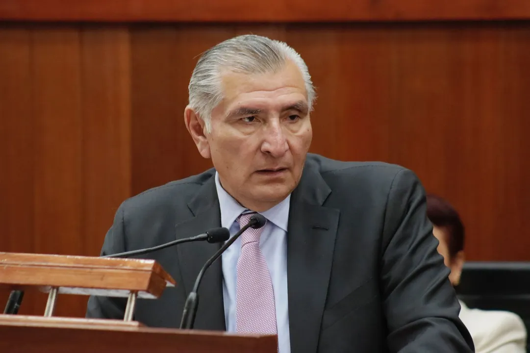 Adán y los cartones parejos