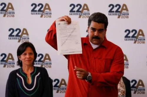 Nicolás Maduro visita la tumba de Hugo Chávez antes de oficializar su candidatura presidencial