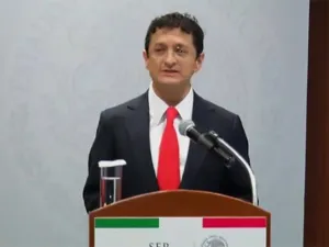 Renuncia Virgilio Andrade a la Secretaría de la Función Pública