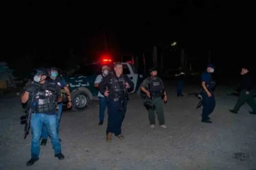 Por nexos criminales, caen policías de Álamo, Veracruz y su director