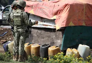 El metagobierno de los huachicoleros