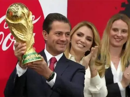 Deseo que el Tricolor regrese con la Copa del Mundo: Peña Nieto