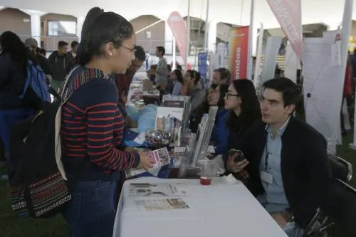 10% de los universitarios cambian de carrera: Coral Andrade