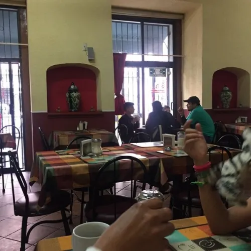 El restaurante Los Farolitos, cerrará sus puertas