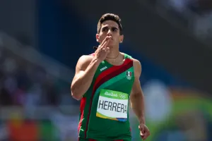 Avanza mexicano a semifinal de 200 mts planos
