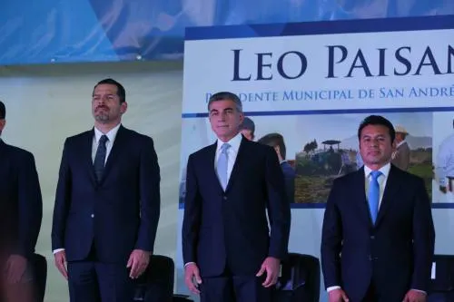 Tony Gali acompaña a Leoncio Paisano en su cuarto informe de labores