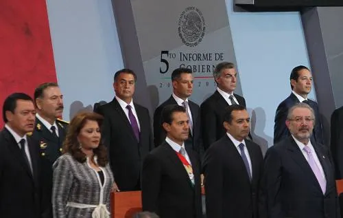Asiste Gali al quinto informe de EPN