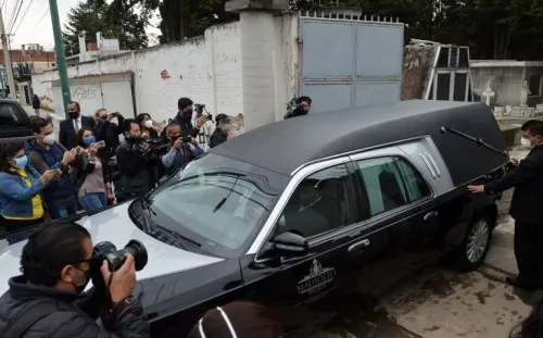 Despiden a Luis Miranda Cardoso en cortejo fúnebre privado