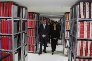 Recorre gobernador nueva sede de Archivos General del Estado y de Notarías