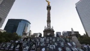 Padres y familias recuerdan tragedia de guardería ABC