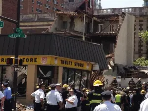 Edificio en Filadelfia se viene abajo; al menos hay 10 atrapados
