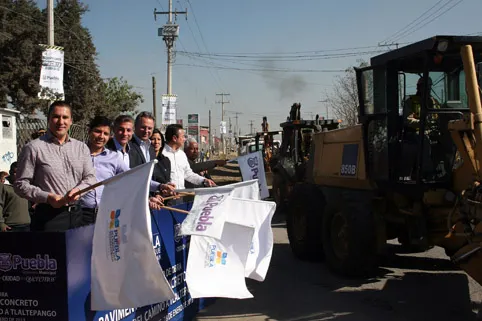 RMV y ERP dan inicio a rehabilitación del Camino a Tlaltepango