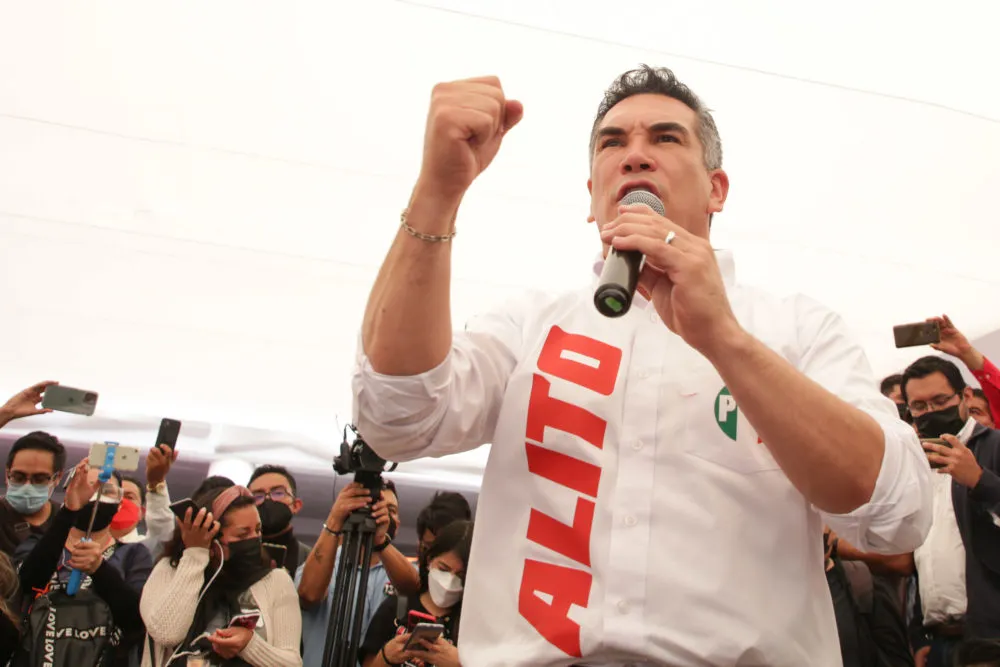 Salvó el pellejo Alito, pero hundió al PRI poblano