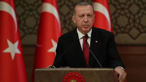 Vendan su oro y dólares para respaldar a la moneda local: Erdogan a los turcos