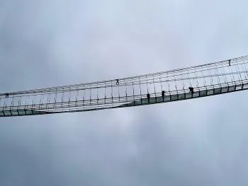 Clausuran puente colgante de Palmas temporalmente