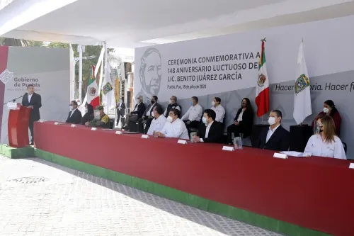 Preside Miguel Barbosa ceremonia luctuosa de Benito Juárez