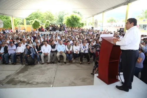 Ni un linchamiento más en Puebla, solicita Barbosa al reunirse con pobladores de Tepexco y Cohuecan