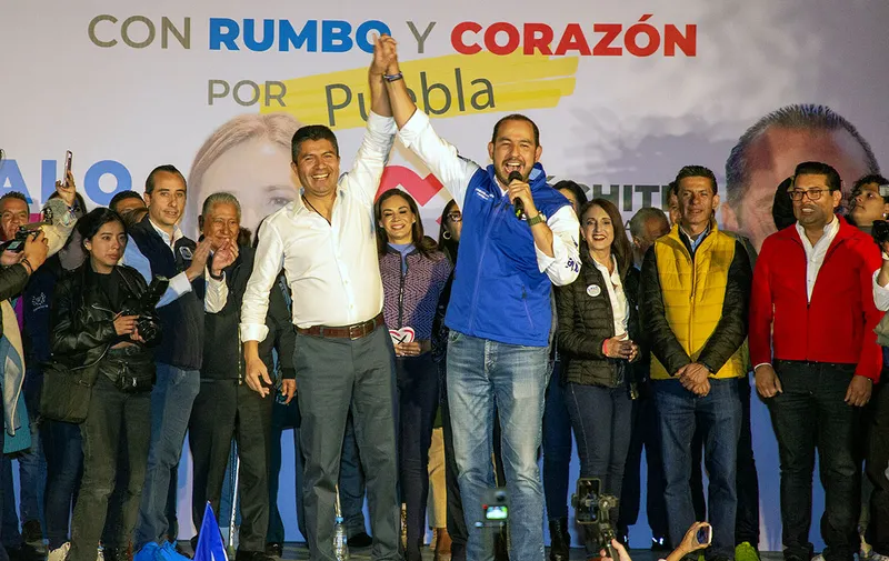 Eduardo Rivera Pérez, precandidato a la gubernatura del estado por la coalición Mejor Rumbo para Puebla, y Marko Cortés Medoza, dirigente nacional del PAN. Foto: Arlette Gordian / EsImagen