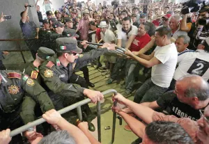 El tiempo se acaba: Segob; CNTE no cede