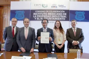Ayuntamiento impulsa creación de marcas poblanas