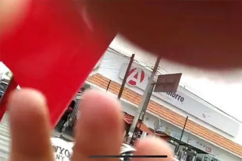 Integrantes de la 28 de Octubre agreden a fotógrafa en Mercado Hidalgo