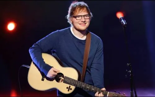 Ed Sheeran, víctima de accidente de bicicleta