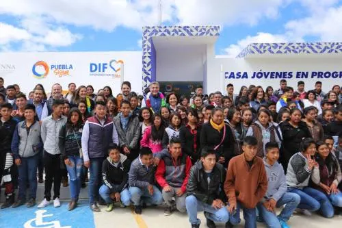Dinorah López y Gali Fayad inauguran casa jóvenes en progreso en la Sierra Negra