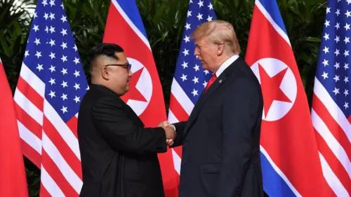 Trump y Kim Jong-un se reúnen en Vietnam