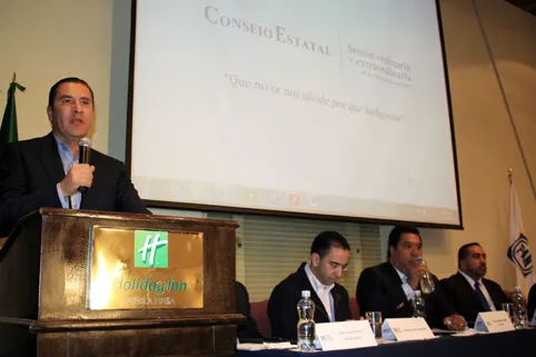 Moreno Valle quiere una alianza para soportar al PAN en 2013