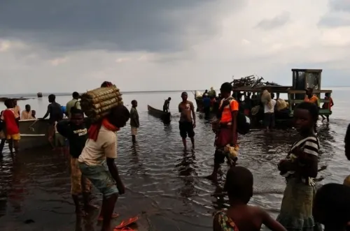 Mueren 30 personas tras naufragio en lago Mai-Ndombe en Congo