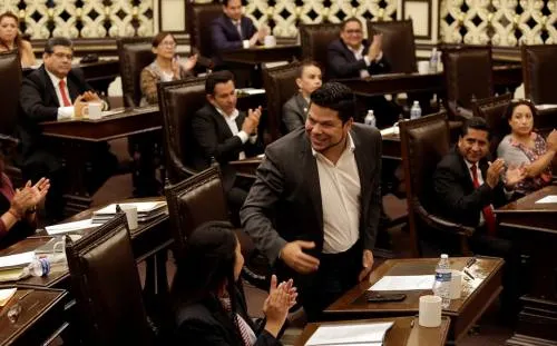 Diputados de Puebla se van a la CDMX a participar en recuento de votos en el TEPJF