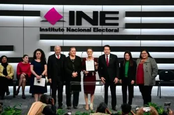 Claudia Sheinbaum se registró ante el INE como candidata a la Presidencia de México
