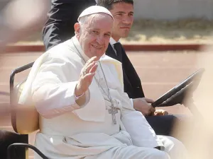 Convoca Papa a recuperar esperanza a jóvenes y buscar la dignidad