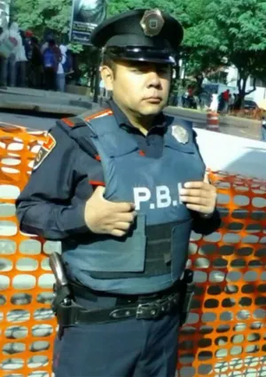Policía devuelve 42 mil pesos a mujer que extravío su bolsa