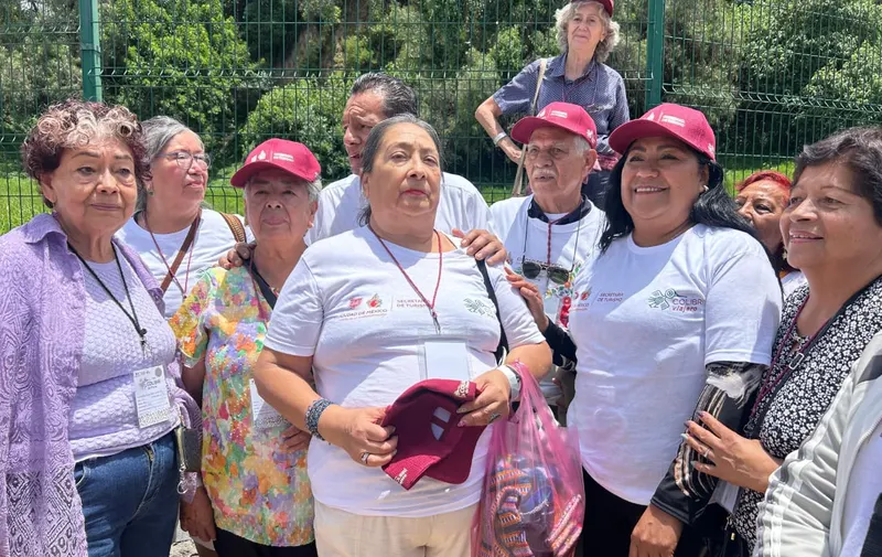 Recibe Gobierno de San Pedro Cholula a visitantes del programa Colibrí de Plata