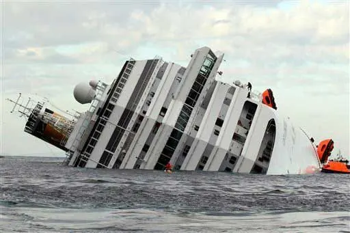 Capitán del crucero Costa Concordia andaba ”enfiestado”